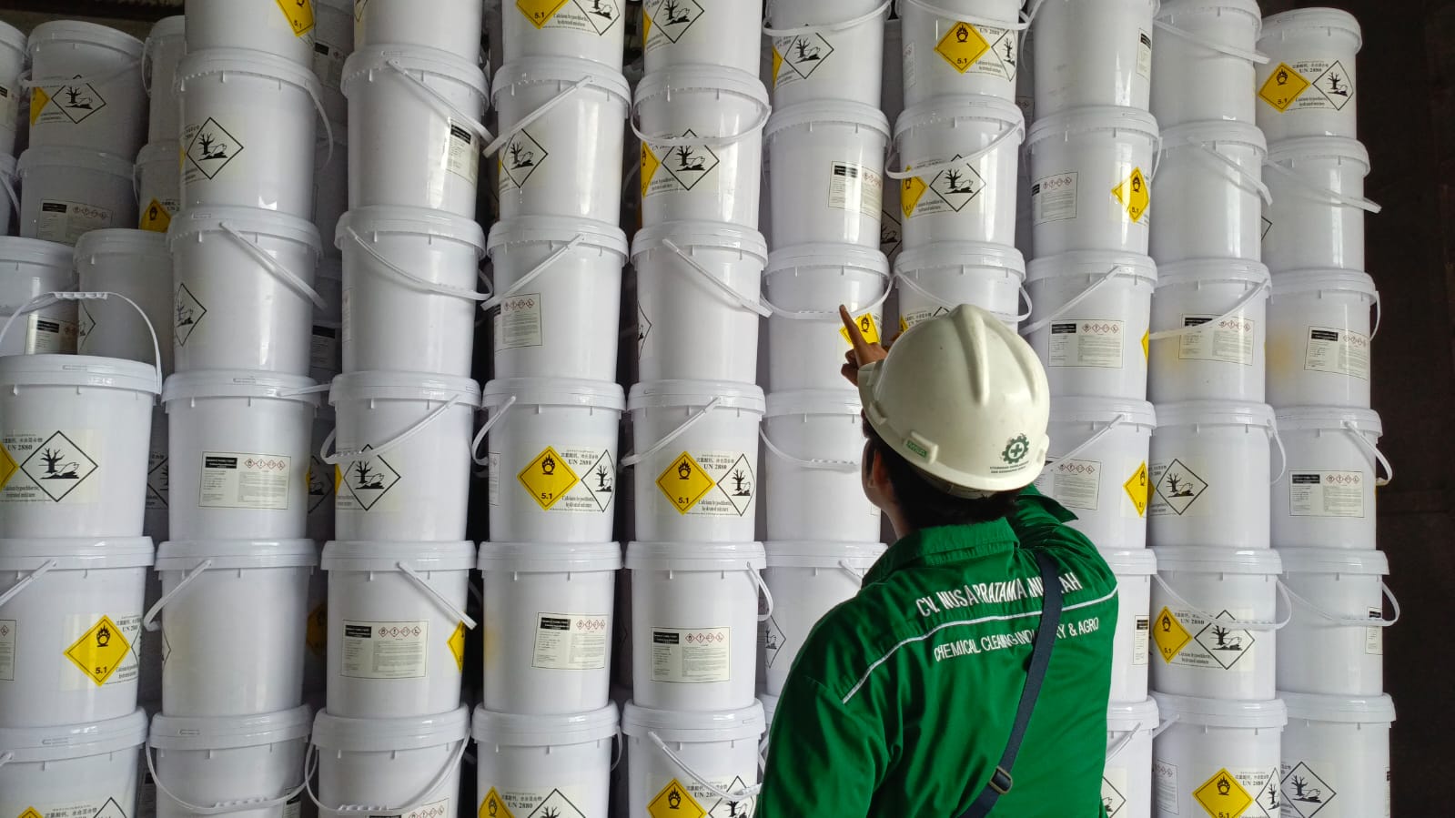 Solusi Kimia Terpadu untuk Industri, Kebersihan, dan Pertanian Modern